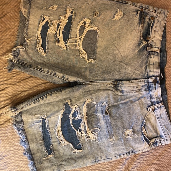 Selling 3 shirts all XL and a pair of blue Jean shorts 38s - Picture 5 of 5